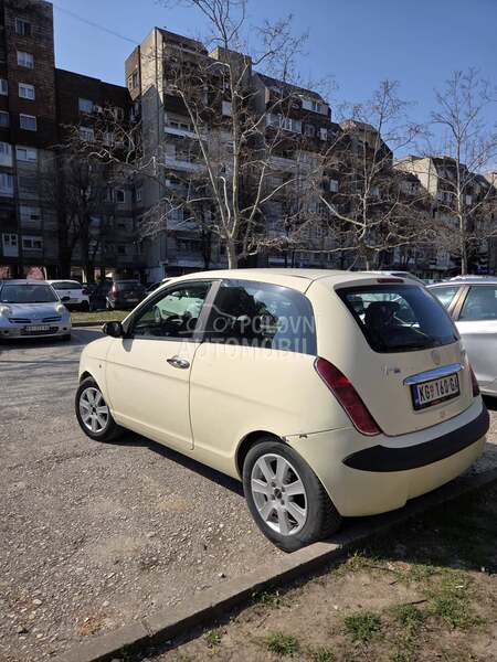 Lancia Ypsilon 