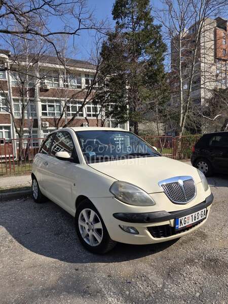 Lancia Ypsilon 
