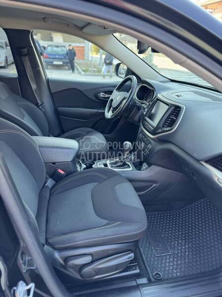 Jeep Cherokee Black Edition