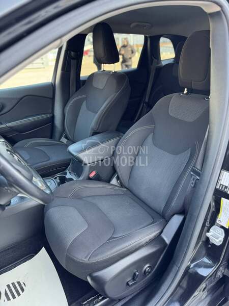 Jeep Cherokee Black Edition