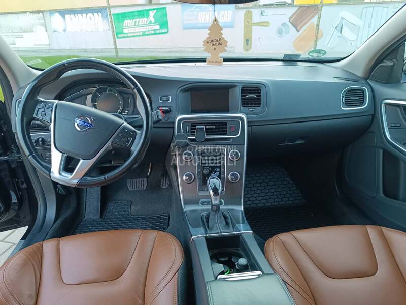 Volvo V60 