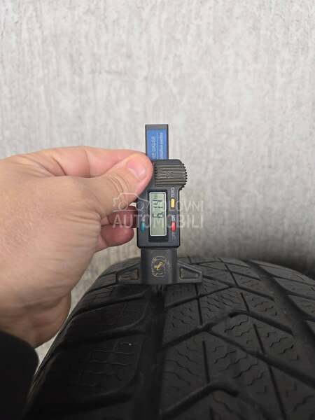 Pirelli 215/55 R18 Zimska