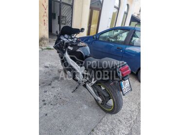 Yamaha FZR