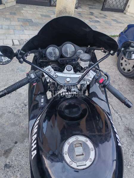 Yamaha FZR