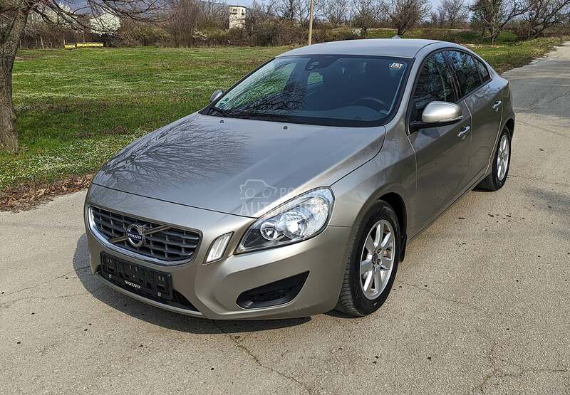Volvo S60 1.6 DriveE KINETIC