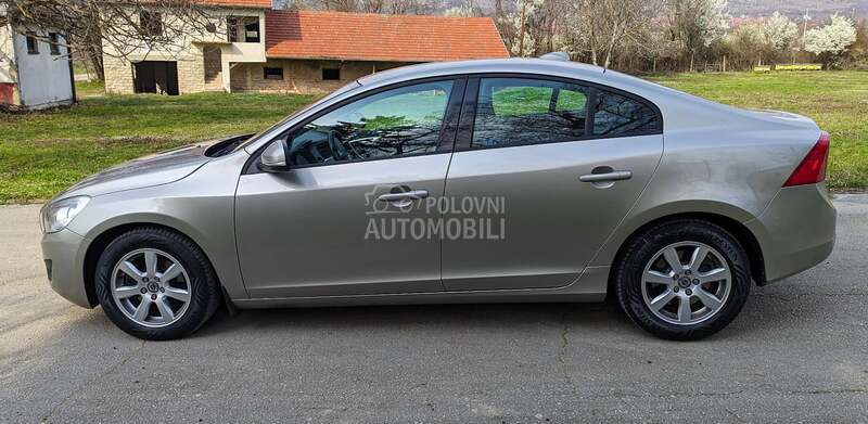 Volvo S60 1.6 DriveE KINETIC