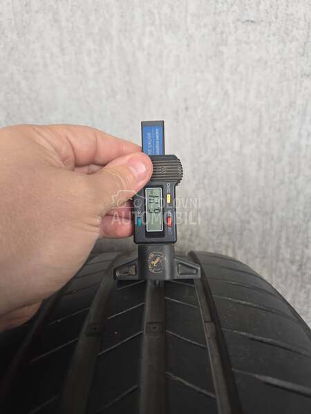 Bridgestone 225/55 R17 Letnja