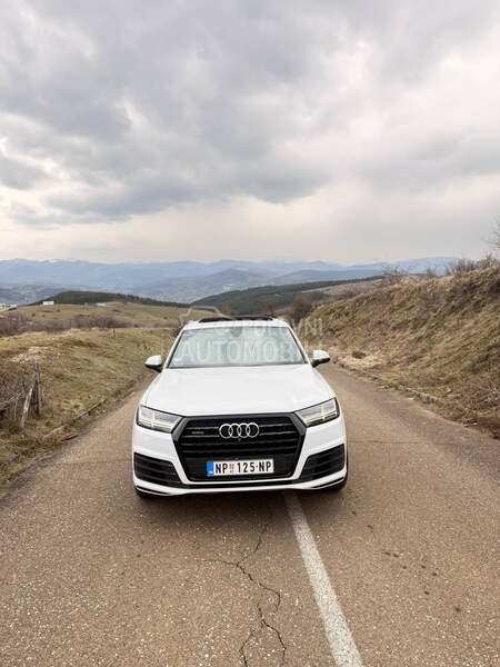 Audi Q7 