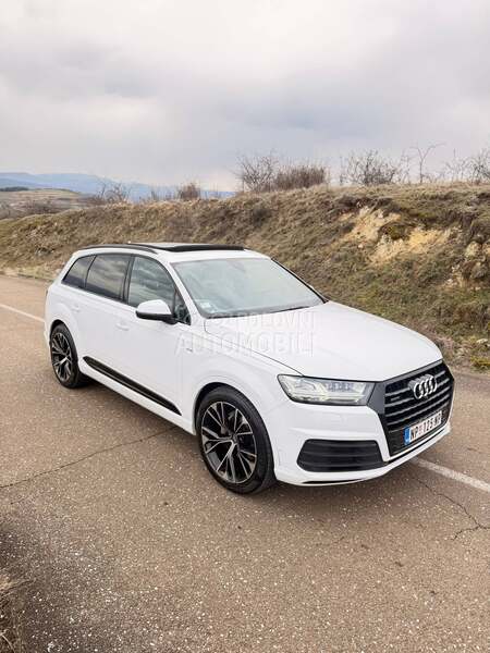 Audi Q7 