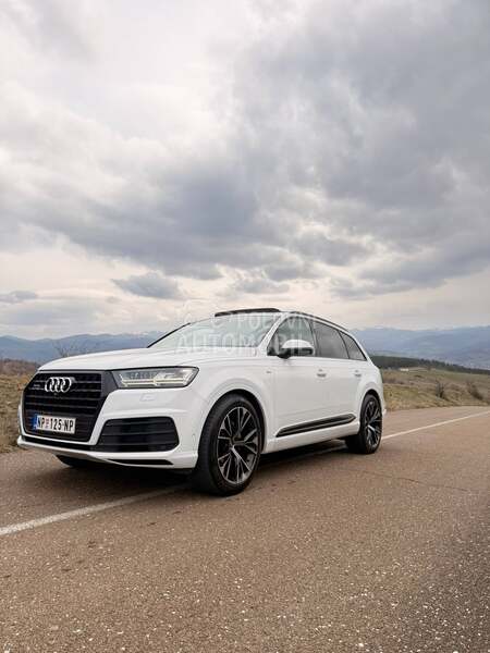 Audi Q7 