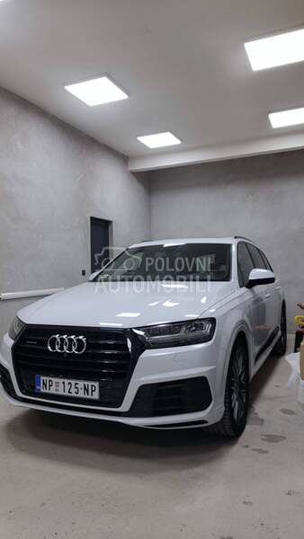 Audi Q7 