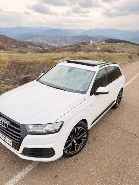 Audi Q7 