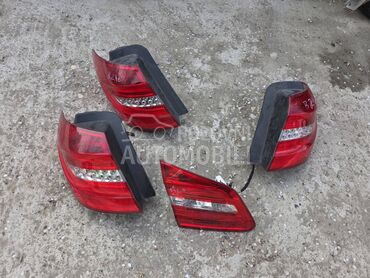 Desno stop svetlo B w246 za Mercedes Benz B Klasa