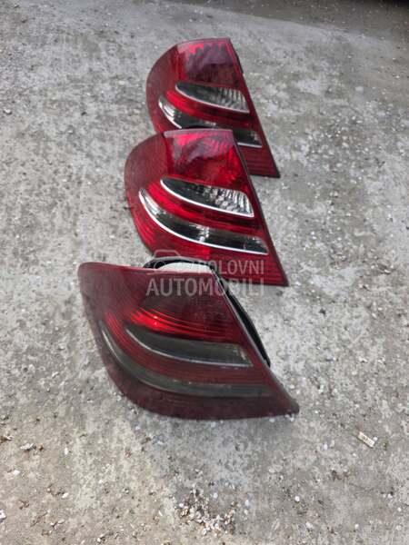 Levo stop svetlo E w211