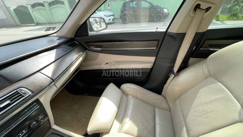 BMW 730 
