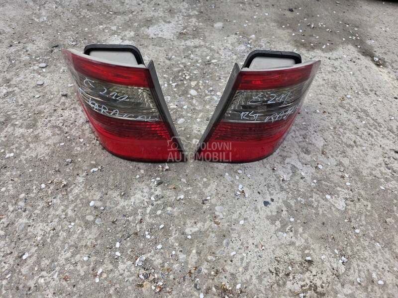 Desno stop svetlo karavan E