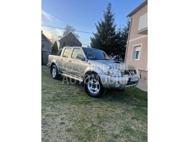 Nissan Navara D22