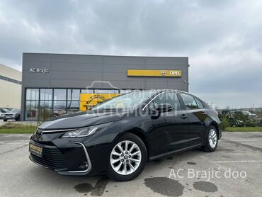 Toyota Corolla 1.5 MT6 125HP Luna