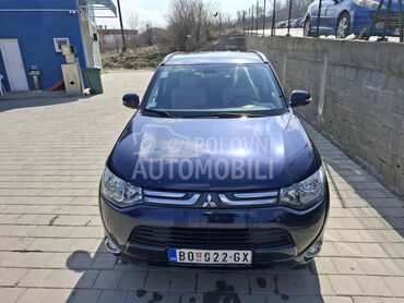 Mitsubishi Outlander 2.0 INTENSE 4WD