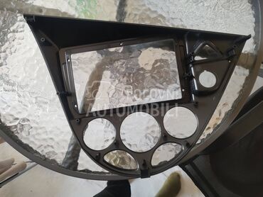 Blenda za multimediu 9 inča za Ford Focus od 1999. do 2004. god.