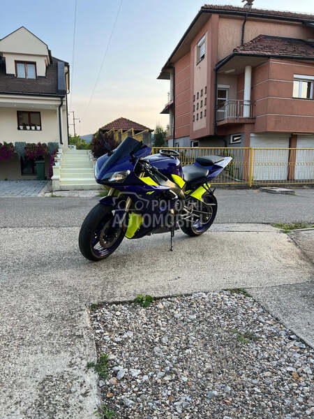 Yamaha R1