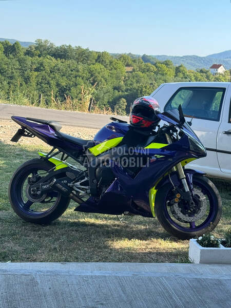 Yamaha R1