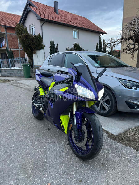 Yamaha R1