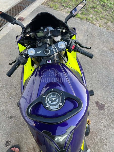 Yamaha R1