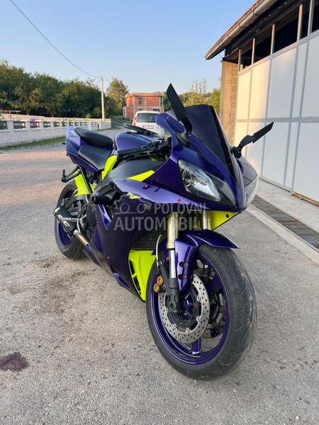 Yamaha R1
