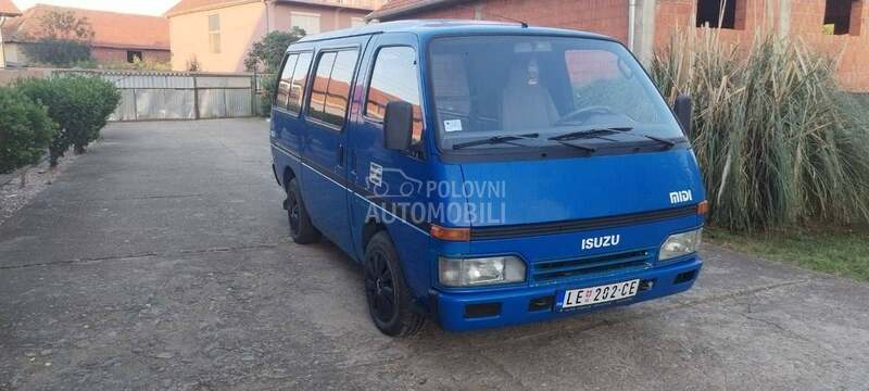 Isuzu Midi 