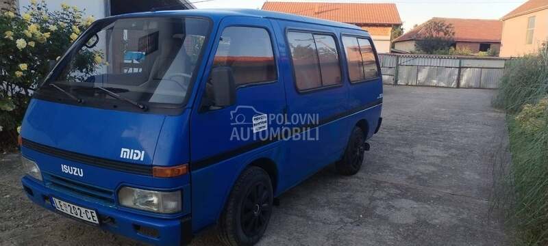 Isuzu Midi 