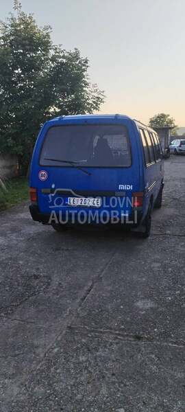 Isuzu Midi 