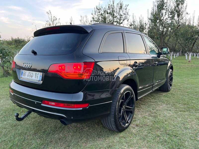 Audi Q7 