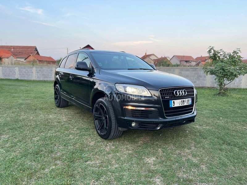 Audi Q7 