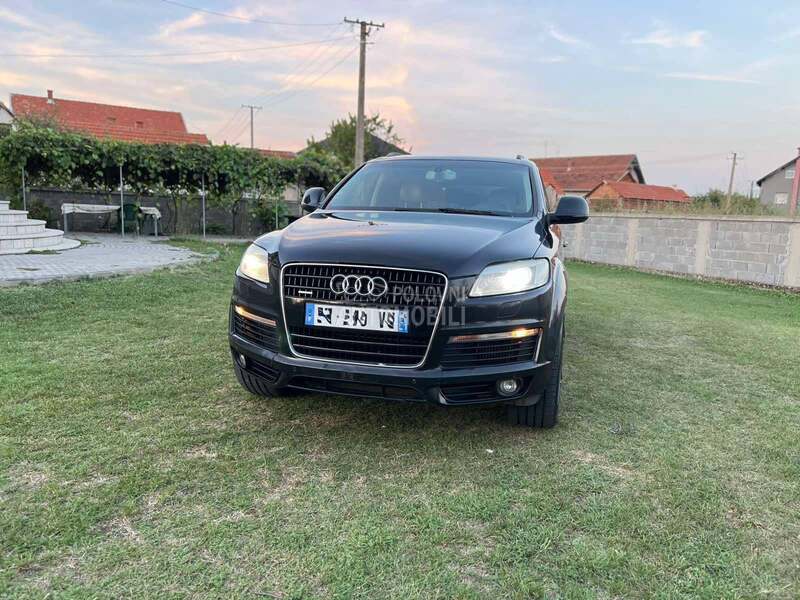 Audi Q7 