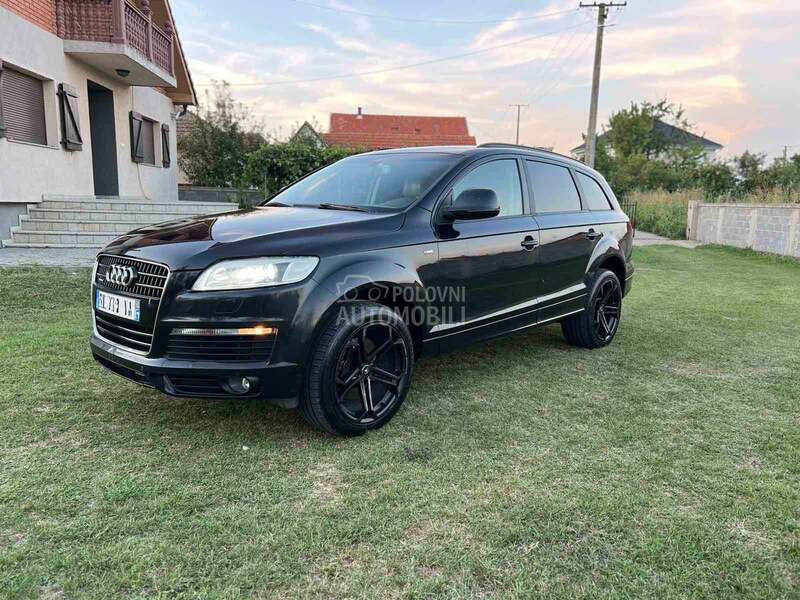 Audi Q7 
