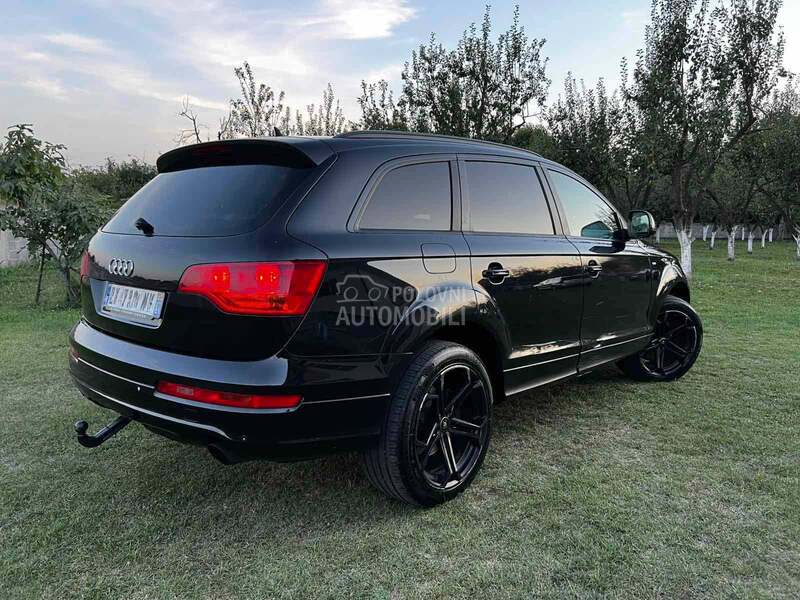 Audi Q7 