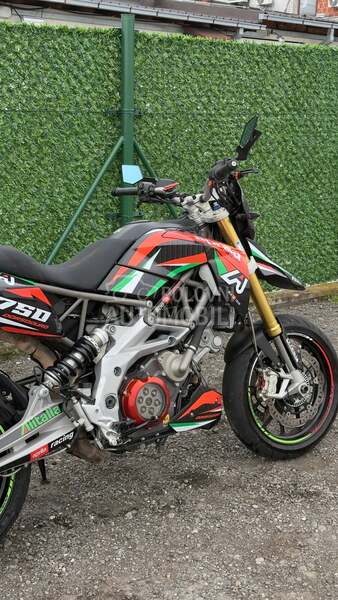 Aprilia Dorsoduro 750 ABS