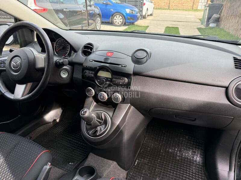 Mazda 2 1 32000 k m
