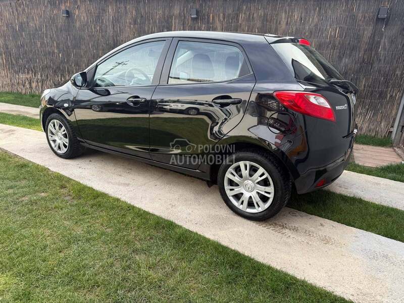 Mazda 2 1 32000 k m