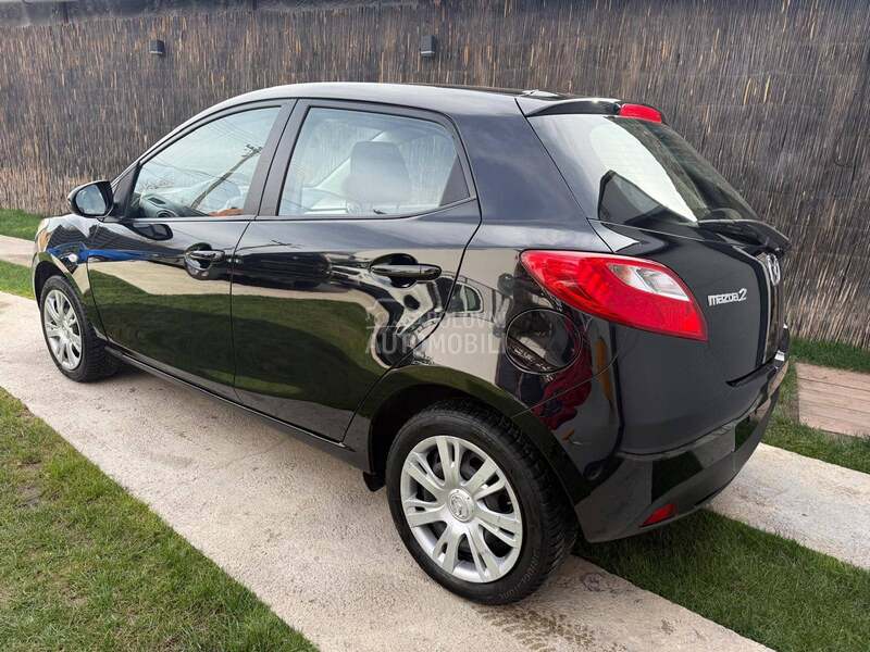 Mazda 2 1 32000 k m