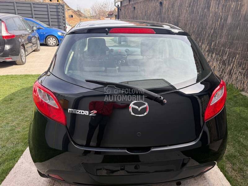 Mazda 2 1 32000 k m