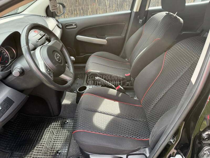 Mazda 2 1 32000 k m