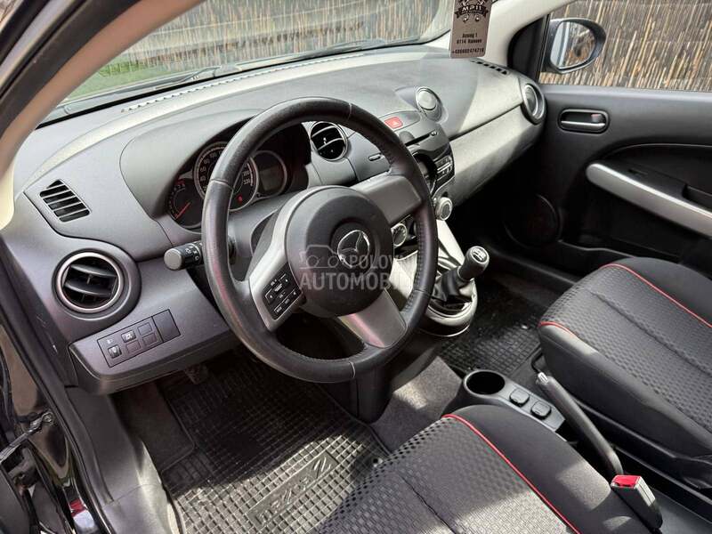 Mazda 2 1 32000 k m