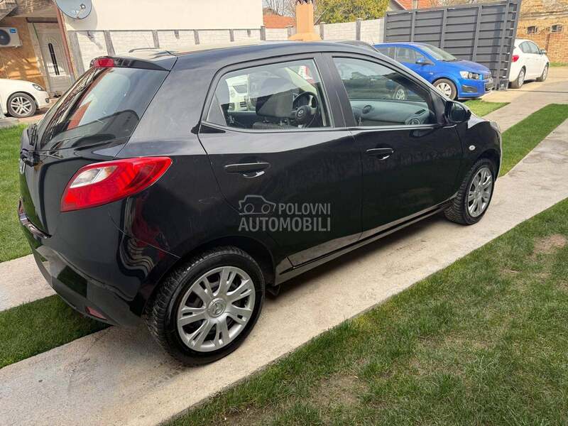 Mazda 2 1 32000 k m