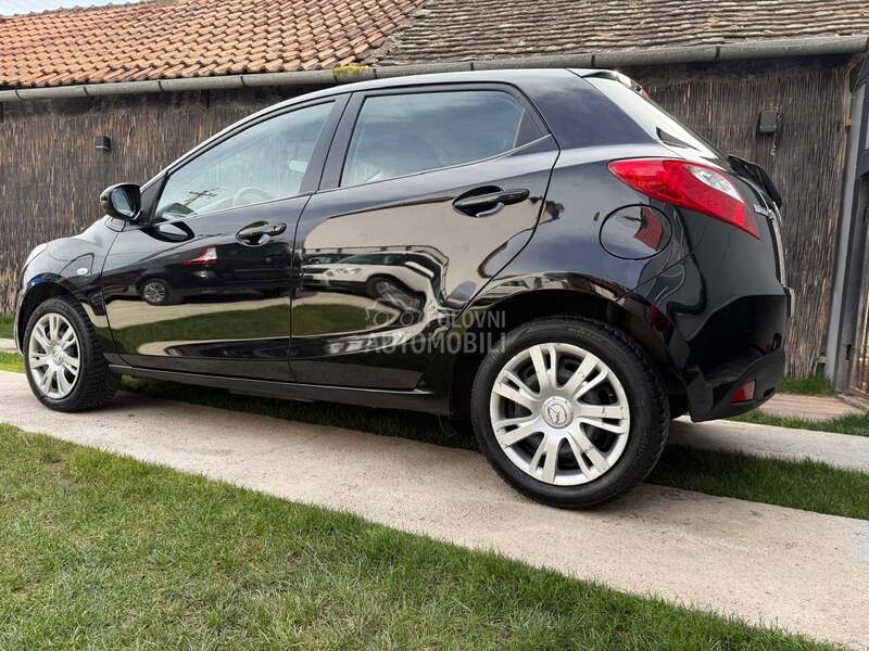 Mazda 2 1 32000 k m