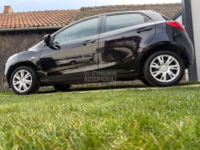 Mazda 2 1 32000 k m