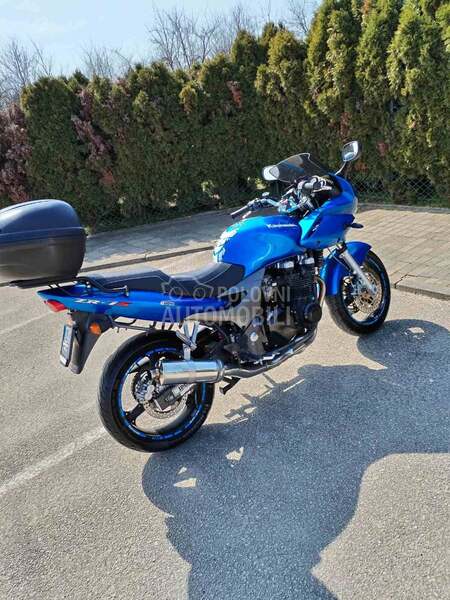 Kawasaki ZR 7