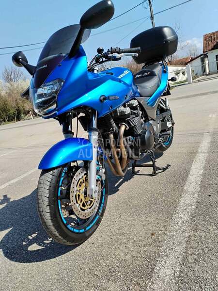 Kawasaki ZR 7