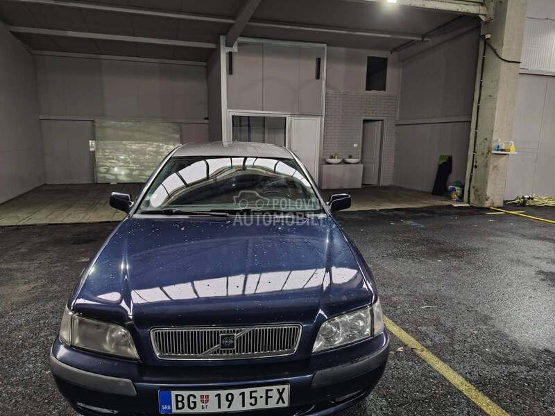 Volvo V40 